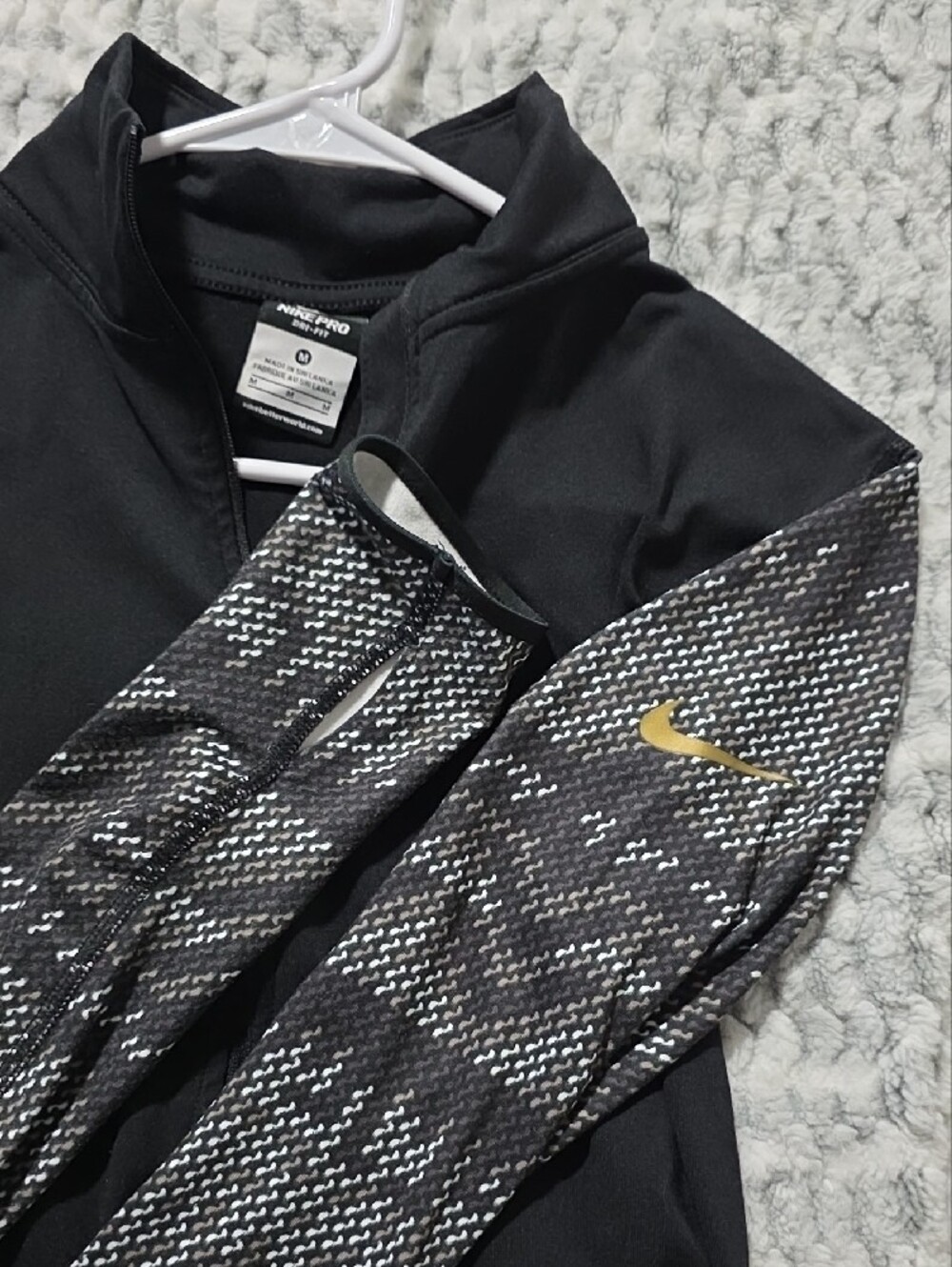 Nike Black Quarter-Zip Pullover with Patterned Gray Sleeves - Picture 4 of 4
